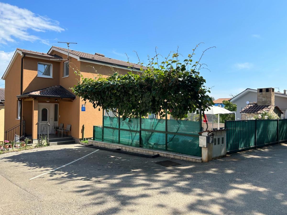 Apartments Pranjic With Pool Nova Vas  エクステリア 写真